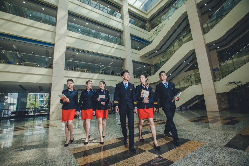 空乘專業(yè)怎么報(bào)名?報(bào)名有什么要求?