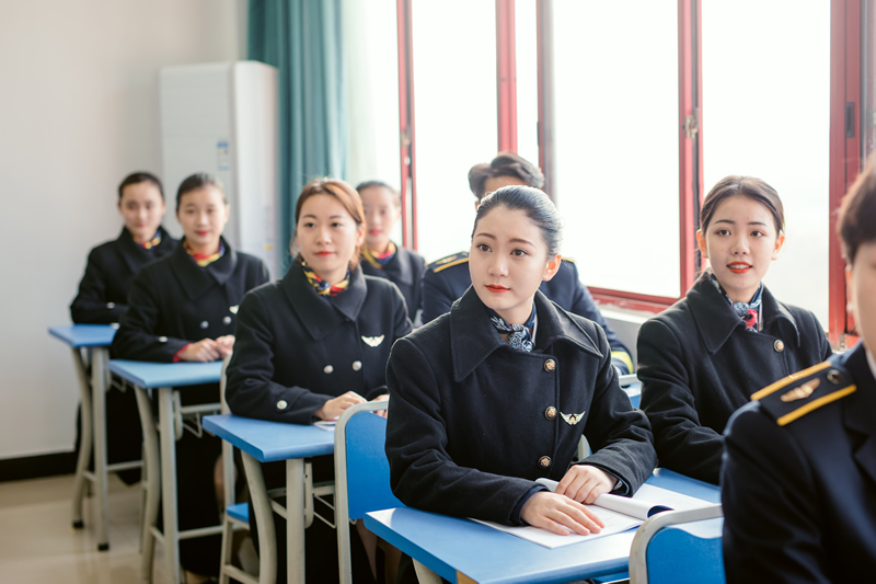 空姐專(zhuān)業(yè)英語(yǔ)需要多少級(jí)？英語(yǔ)不好可以報(bào)名嗎？